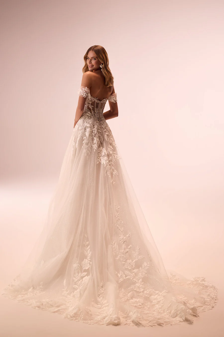 Aurora_from_DAMA_Couture_2_900x