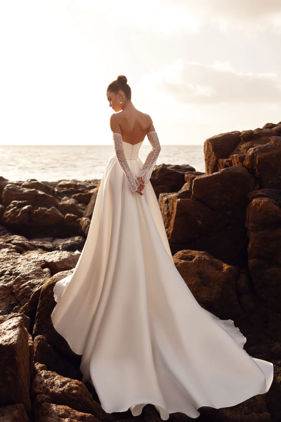 sarabi-bridal-gown-strapless-pearl-detailed-gloves_900x