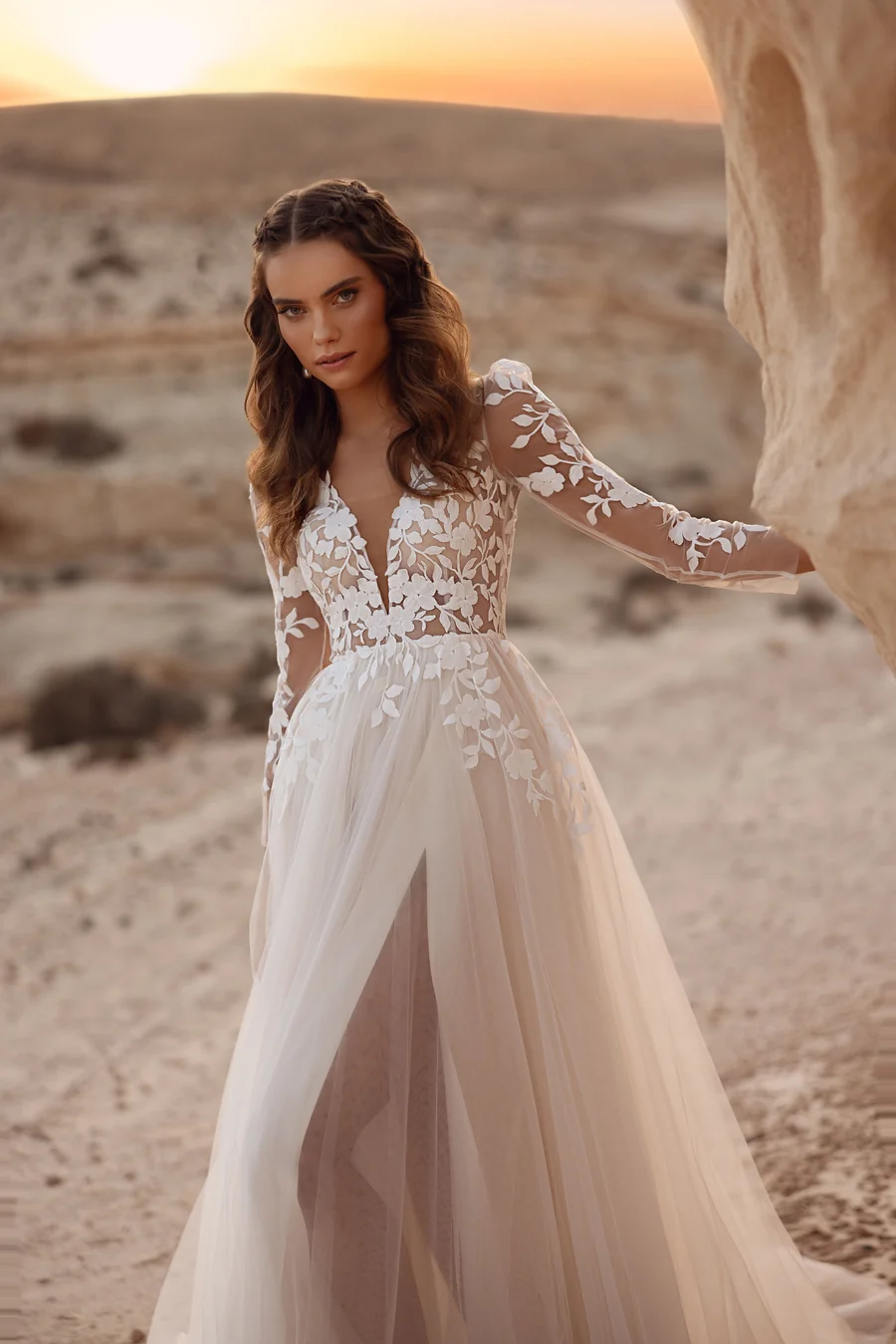 dama-couture-armori-wedding-dress-tulle-train-lace-desert-sunset_900x