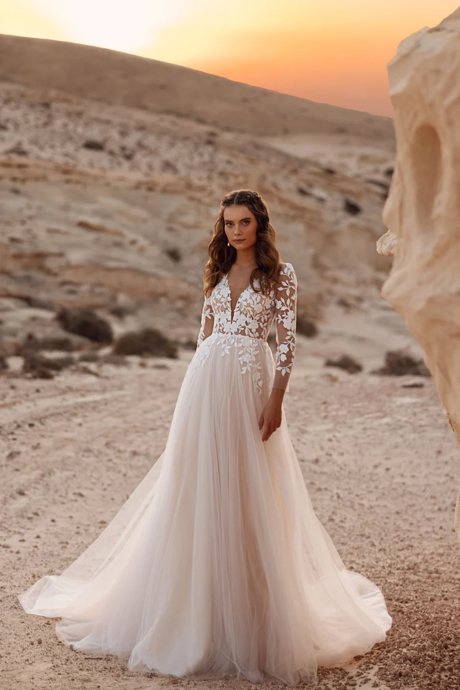 dama-couture-armori-wedding-dress-v-neck-lace-sleeves_900x